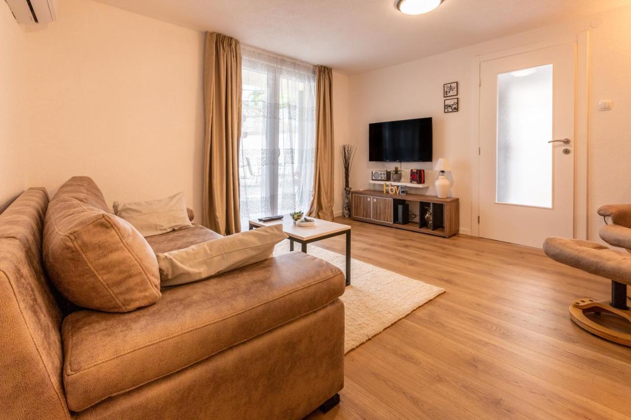 Self Check-In Apartment With Jacuzzi Mostar Exterior foto