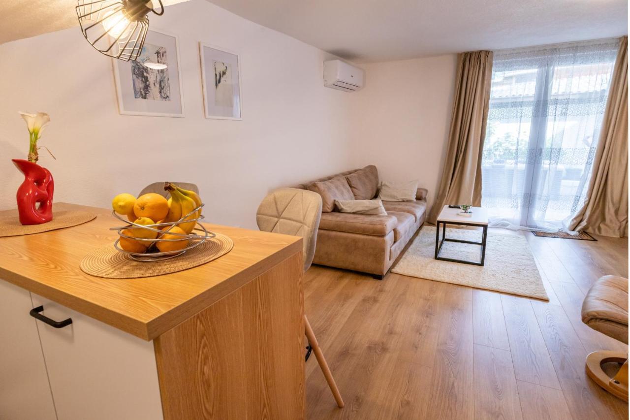 Self Check-In Apartment With Jacuzzi Mostar Exterior foto