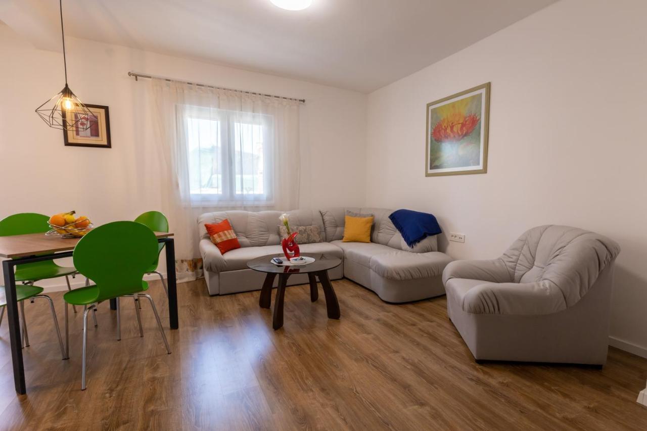 Self Check-In Apartment With Jacuzzi Mostar Exterior foto