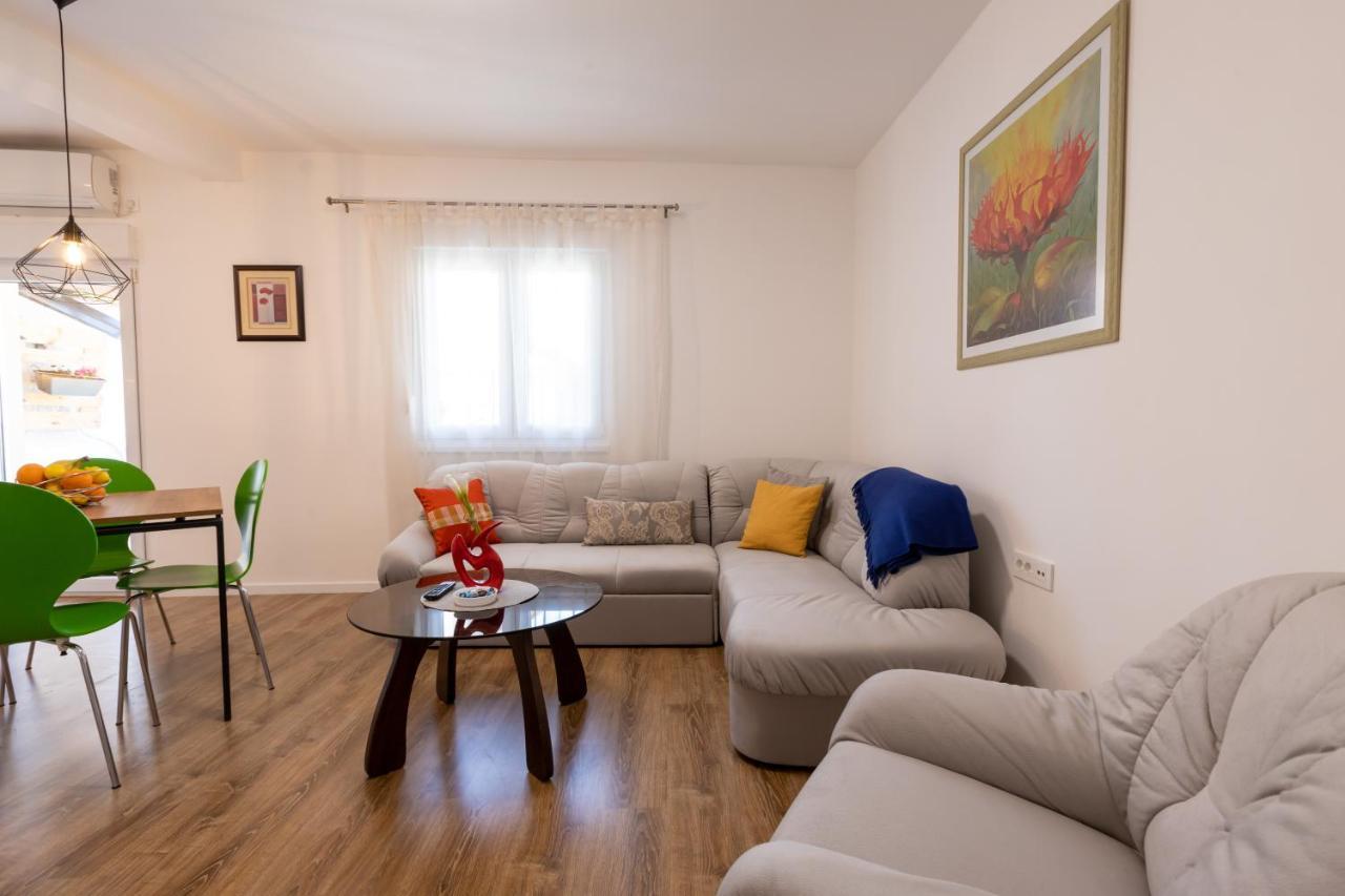 Self Check-In Apartment With Jacuzzi Mostar Exterior foto