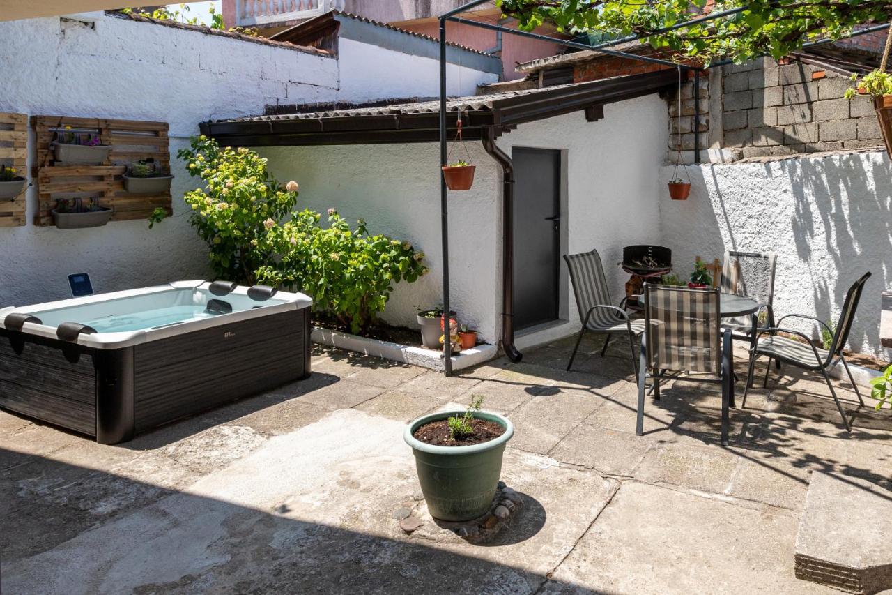 Self Check-In Apartment With Jacuzzi Mostar Exterior foto