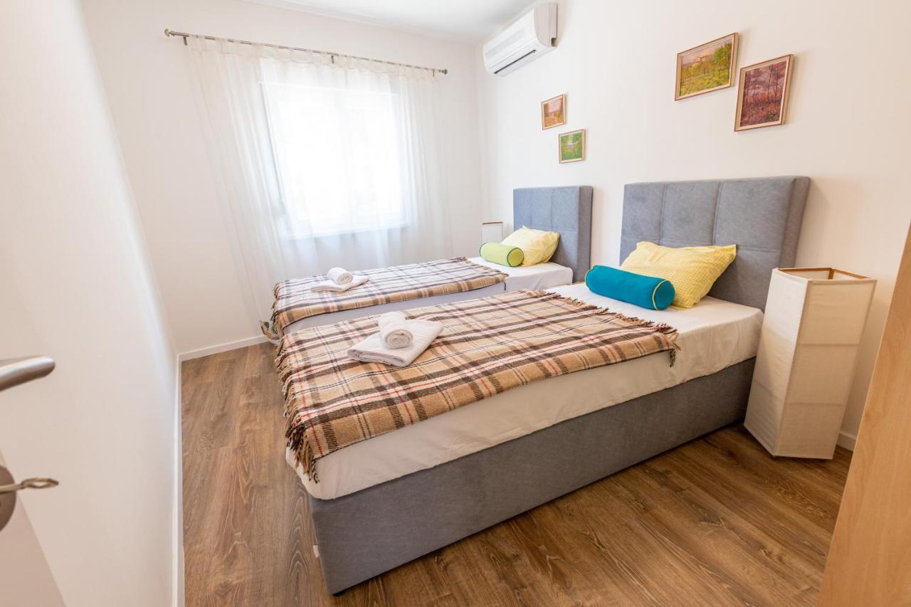 Self Check-In Apartment With Jacuzzi Mostar Exterior foto